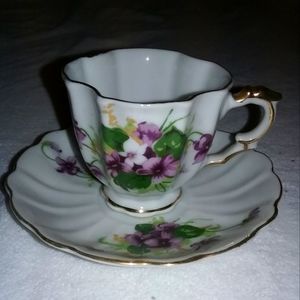 Vintage SAJI Fancy China, cup/saucer made in Japan  purple floral design 💜